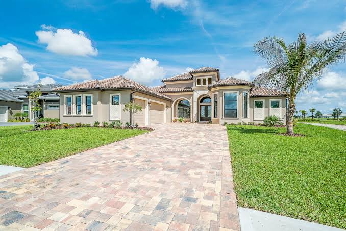 Why Central Florida Homes Need More Frequent Cleaning